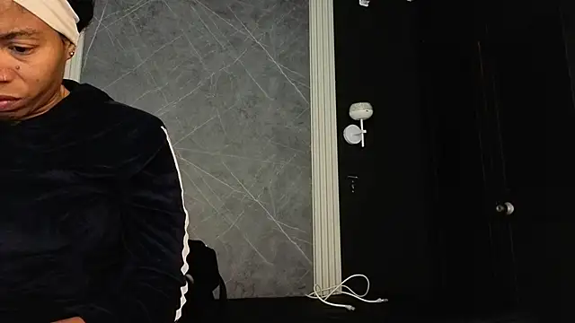 Snapshot of YummyDuooo chatting on 11.22.25 YummyDuooo online show from 11.22.25