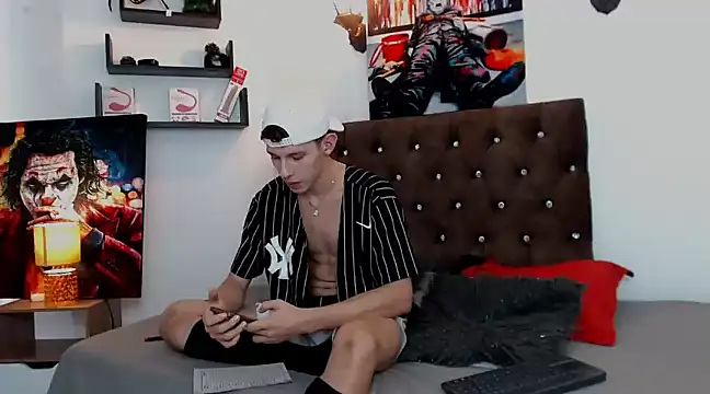 flowers18 online show from 01.16.25