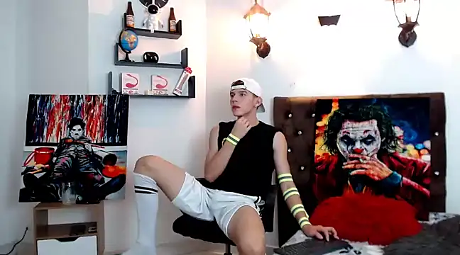 flowers18 online show from 02.24.25