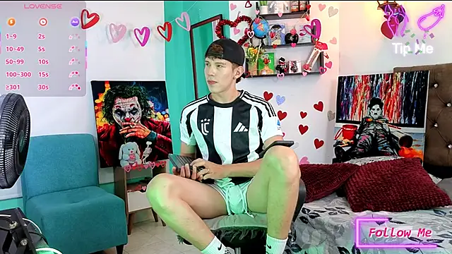 flowers18 online show from 09.25.25