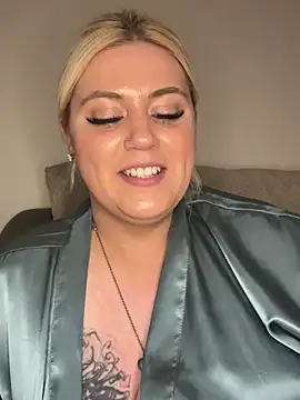 Snapshot of Blondiee3088 chatting on 03.03.25 Blondiee3088 online show from 03.03.25