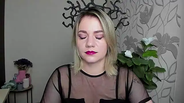 MariaSttone online show from 10.30.25