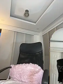 nicollefiorett online show from 03.10.26