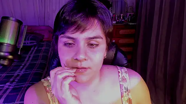 Snapshot of isabelacooperr chatting on 08.04.26 isabelacooperr online show from 08.04.26