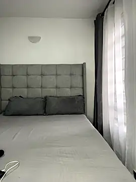 prettiepearl online show from 10.19.25