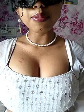 sandy naughty online show from 02.13.26