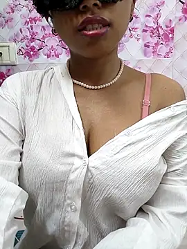 Snapshot of sandy_naughty chatting on 04.19.26 sandy naughty online show from 04.19.26