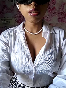 Snapshot of sandy_naughty chatting on 04.28.26 sandy naughty online show from 04.28.26