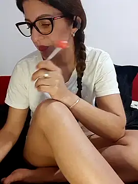 Snapshot of Sofia_loren69 chatting on 09.10.25 Sofia loren69 online show from 09.10.25