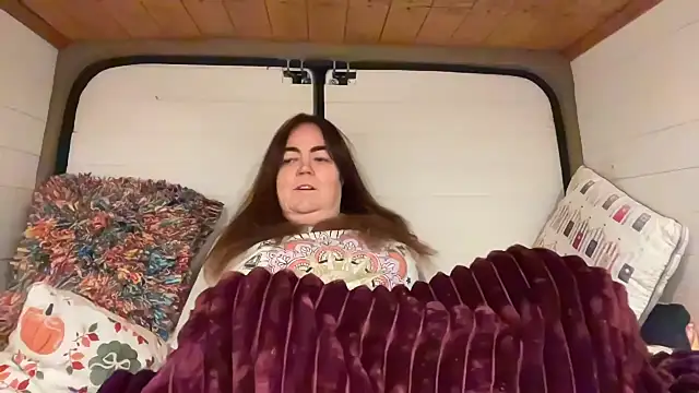 Snapshot of curvy-milf-abbie chatting on 11.30.25 curvy-milf-abbie online show from 11.30.25