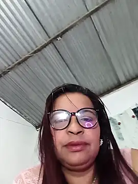 Snapshot of _violetta_- chatting on 02.15.26 violetta - online show from 02.15.26