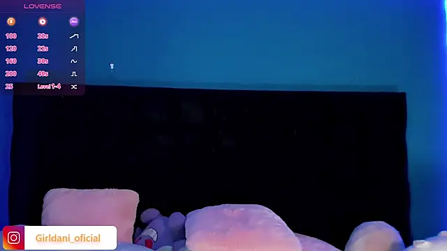 Snapshot of Liittle_foxxxy chatting on 01.18.25 Liittle foxxxy online show from 01.18.25