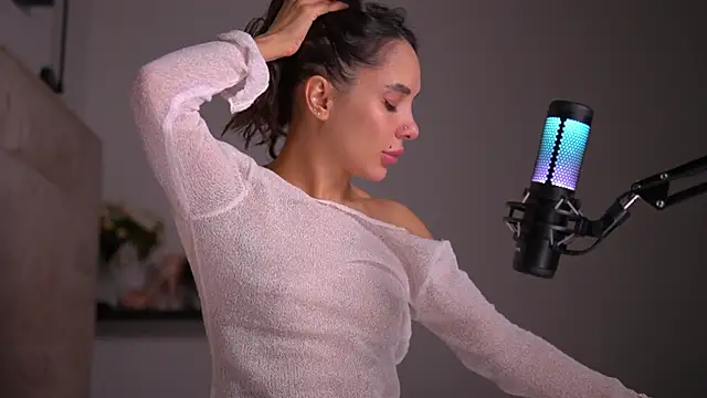 Mila May  online show from 02.07.25