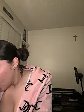 ladylavish online show from 12.15.24