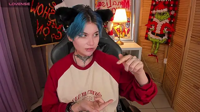 Snapshot of mekurisu chatting on 01.04.25 mekurisu online show from 01.04.25