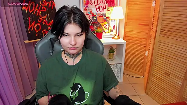 Snapshot of mekurisu chatting on 01.15.25 mekurisu online show from 01.15.25