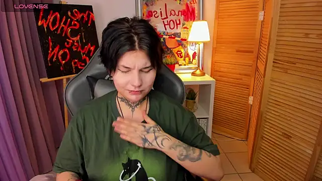 Snapshot of mekurisu chatting on 01.17.25 mekurisu online show from 01.17.25