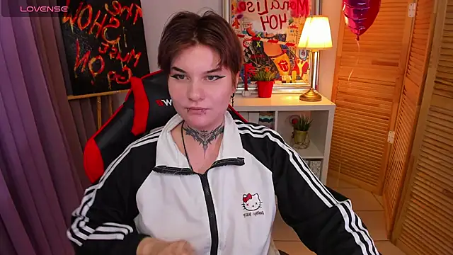 Snapshot of mekurisu chatting on 02.25.25 mekurisu online show from 02.25.25