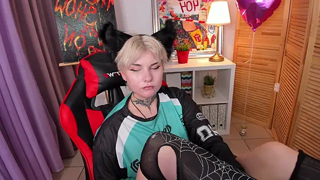 Snapshot of mekurisu chatting on 03.14.25 mekurisu online show from 03.14.25