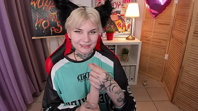 Snapshot of mekurisu chatting on 03.15.25 mekurisu online show from 03.15.25