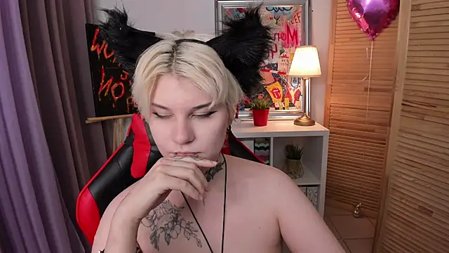 Snapshot of mekurisu chatting on 03.23.25 mekurisu online show from 03.23.25