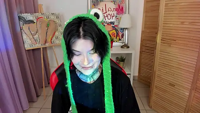 Snapshot of mekurisu chatting on 10.18.25 mekurisu online show from 10.18.25