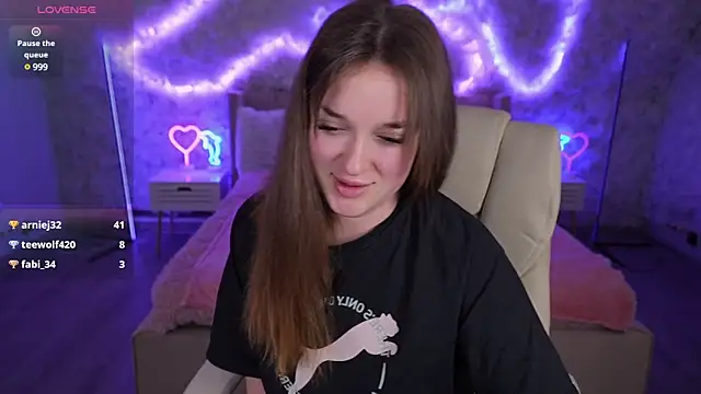 DonnaLustt online show from 03.10.25