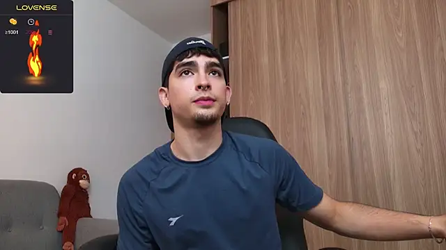 Snapshot of zenn_rush1 chatting on 12.23.24 zenn rush1 online show from 12.23.24