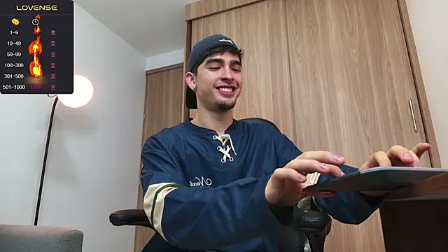 Snapshot of zenn_rush1 chatting on 12.30.24 zenn rush1 online show from 12.30.24