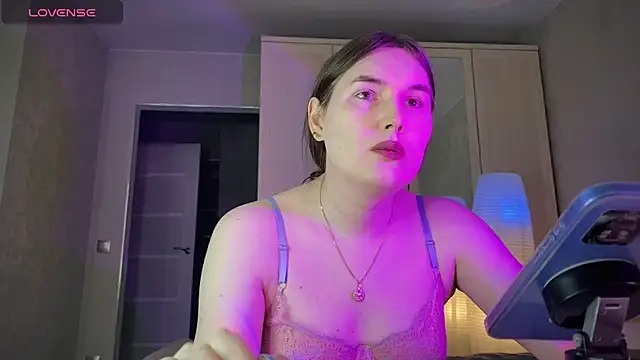 Maria Bowie online show from 05.20.26
