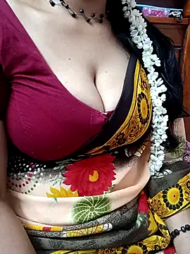 Snapshot of amala_ss chatting on 01.08.25 amala ss online show from 01.08.25