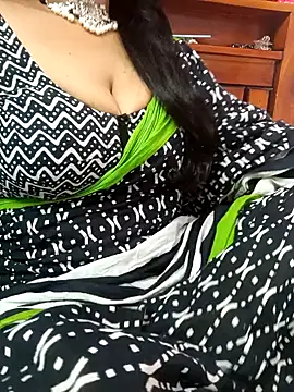 Snapshot of amala_ss chatting on 01.21.25 amala ss online show from 01.21.25