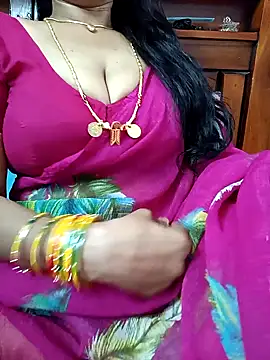 Snapshot of amala_ss chatting on 01.25.25 amala ss online show from 01.25.25