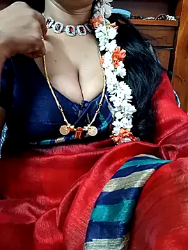 Snapshot of amala_ss chatting on 02.01.25 amala ss online show from 02.01.25