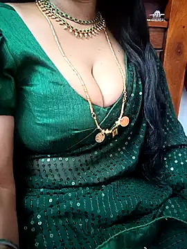 Snapshot of amala_ss chatting on 02.15.25 amala ss online show from 02.15.25