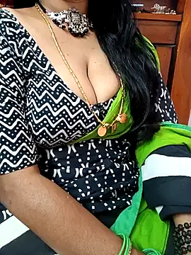 Snapshot of amala_ss chatting on 02.17.25 amala ss online show from 02.17.25