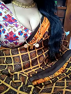 Snapshot of amala_ss chatting on 02.27.25 amala ss online show from 02.27.25