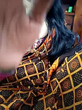 Snapshot of amala_ss chatting on 03.04.25 amala ss online show from 03.04.25