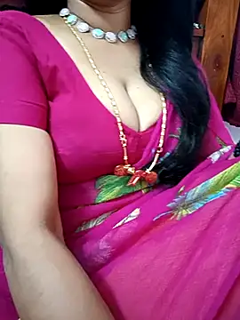 Snapshot of amala_ss chatting on 03.07.25 amala ss online show from 03.07.25