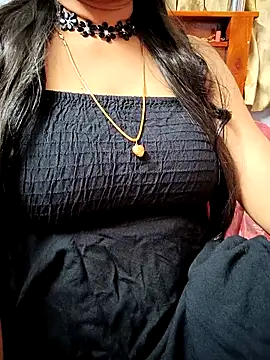 Snapshot of amala_ss chatting on 10.18.25 amala ss online show from 10.18.25