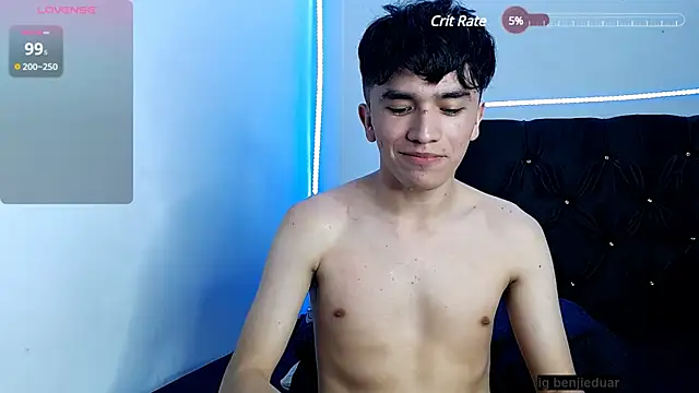 Snapshot of benji_hoter chatting on 02.11.25 benji hoter online show from 02.11.25