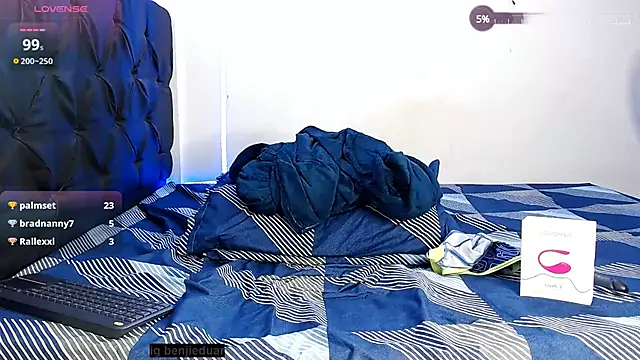 Snapshot of benji_hoter chatting on 02.28.25 benji hoter online show from 02.28.25