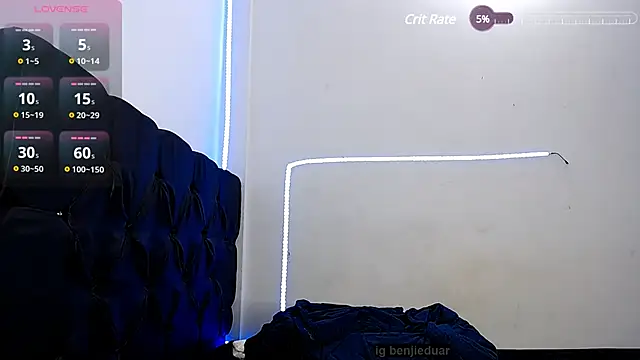 Snapshot of benji_hoter chatting on 03.07.25 benji hoter online show from 03.07.25