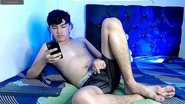 Snapshot of benji_hoter chatting on 09.21.25 benji hoter online show from 09.21.25