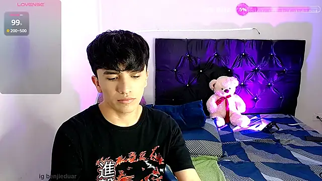 Snapshot of benji_hoter chatting on 09.23.25 benji hoter online show from 09.23.25