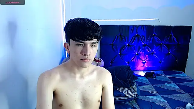 Snapshot of benji_hoter chatting on 11.08.25 benji hoter online show from 11.08.25