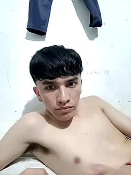 Snapshot of benji_hoter chatting on 11.27.25 benji hoter online show from 11.27.25