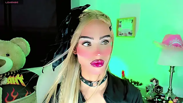 dollswit01 online show from 01.20.25