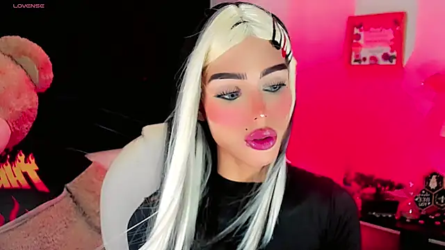 dollswit01 online show from 01.22.25