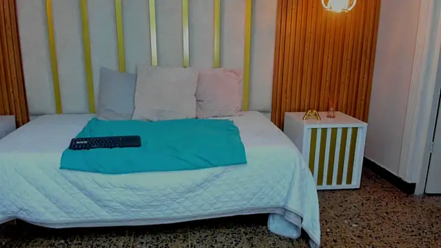 love mommy online show from 03.19.25